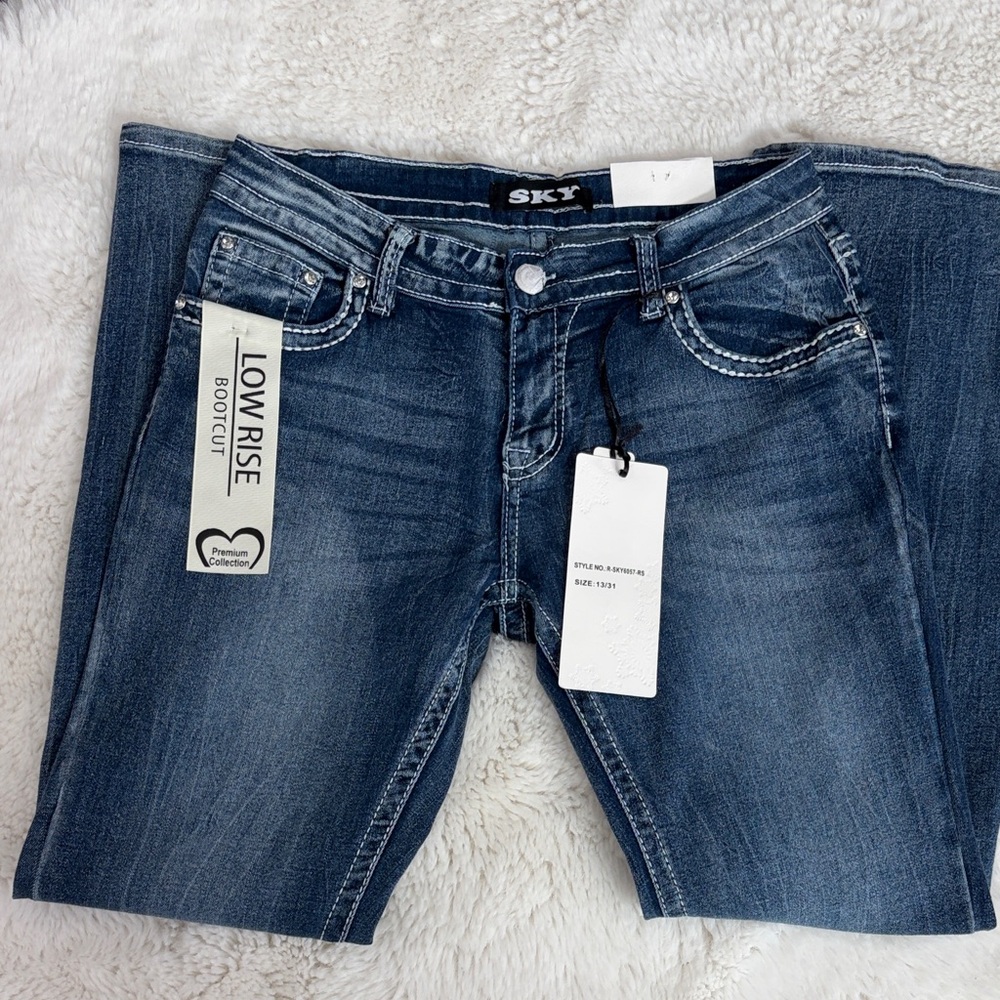 Sky Women's ,Low-Rise ,Boot Cut Jeans with Embellished Pockets,Size 13/31 - Picture 17 of 17